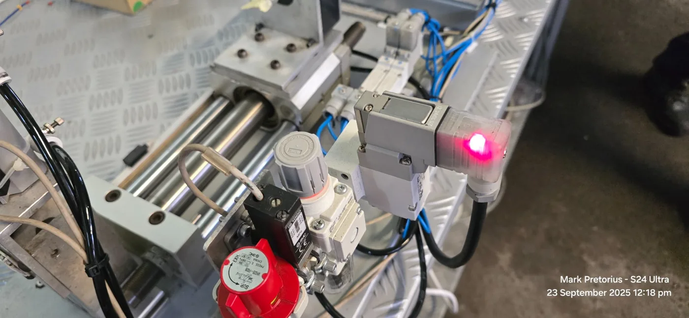 Pneumatic valve and sensor assembly